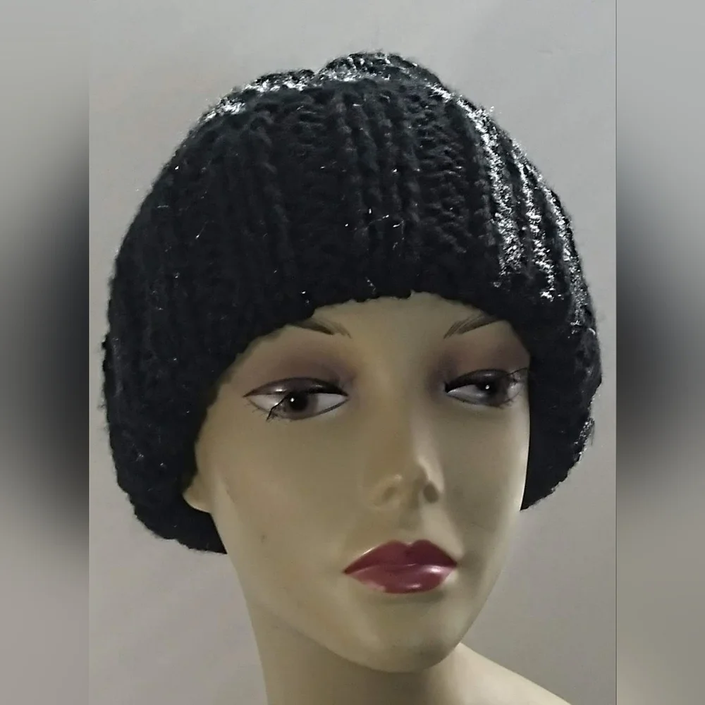 NWT Cashmere Blend Unisex Beanie With A Little Bling!